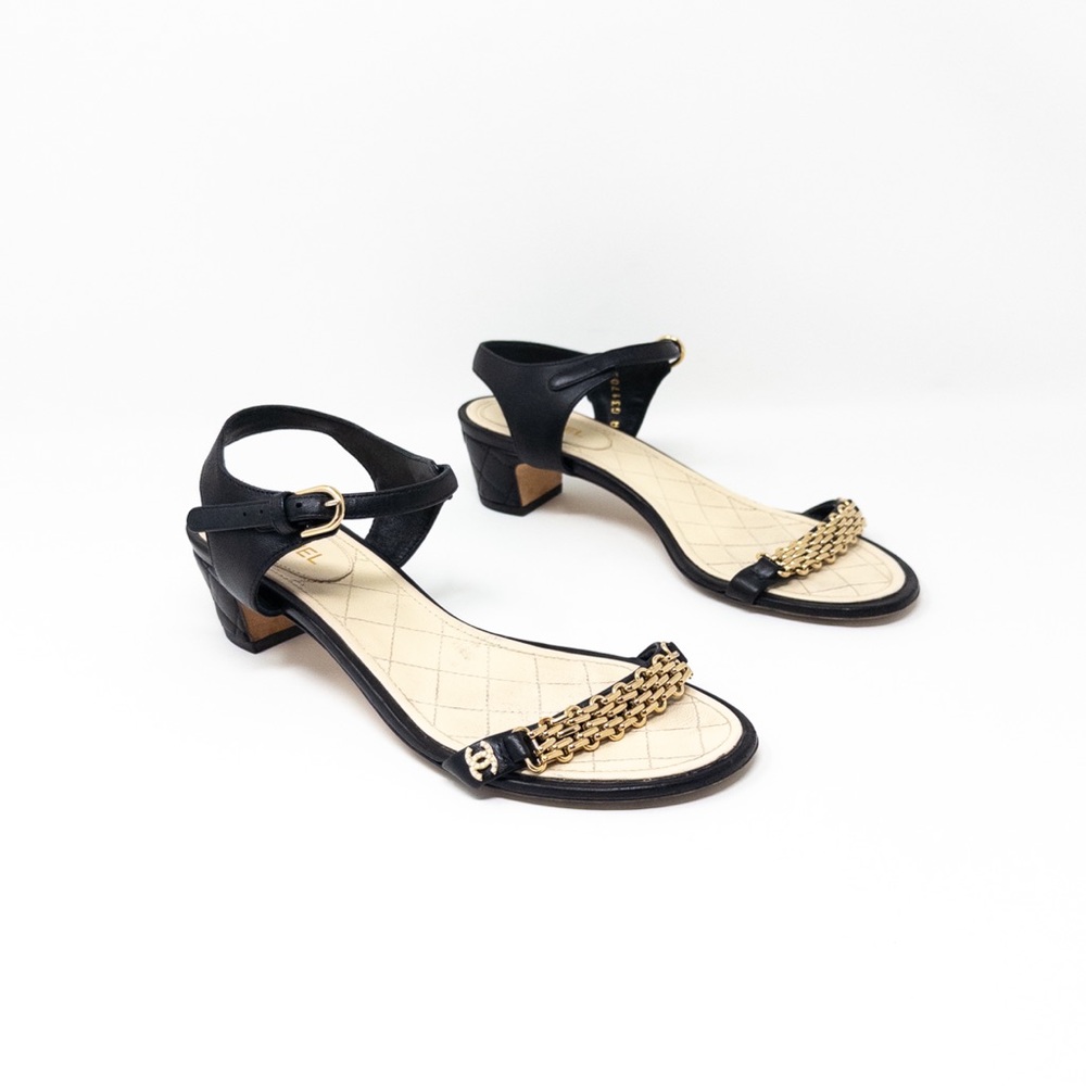Chanel Quilted Leather Sandals (Sz 38) Chain-Link Pearl CC Coco Mark Block Heel
